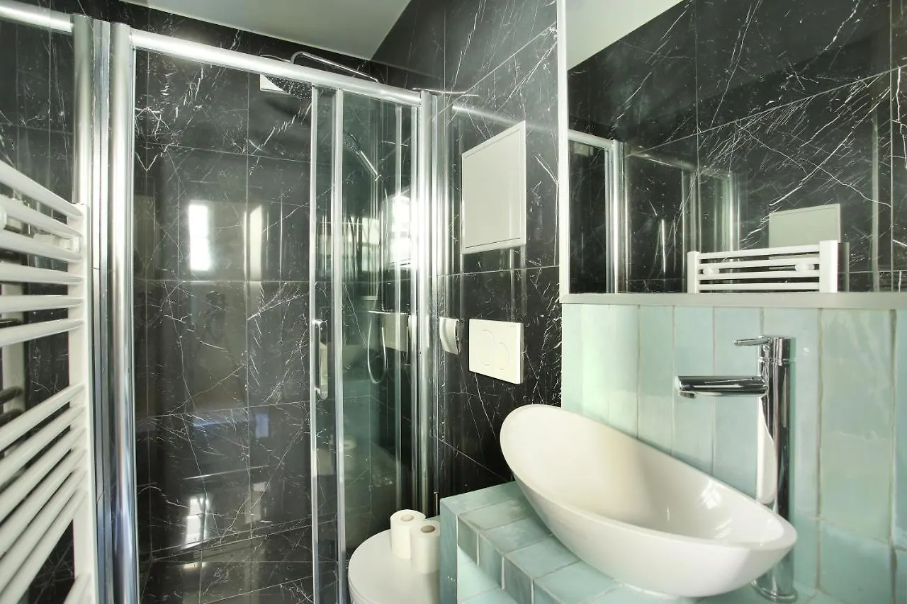 Centre De By Prestige *